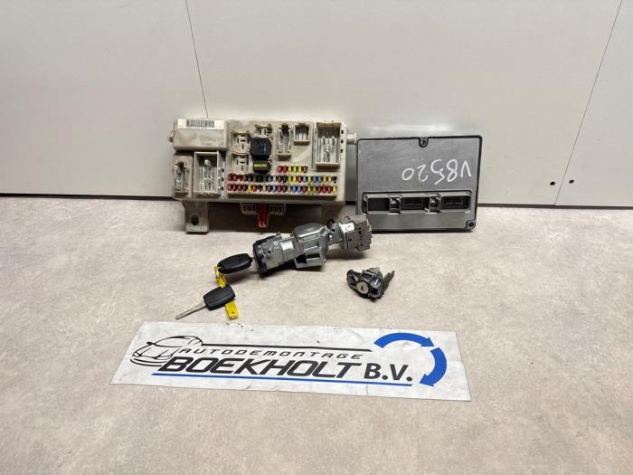 Gebruikte Kontaktslot + computer Ford Focus C-Max 1.8 16V Prijs € 125,00 Margeregeling aangeboden door Boekholt autodemontage B.V