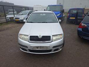 Gebruikte Armleuning Skoda Fabia (6Y5) 1.4i 16V Prijs € 45,00 Margeregeling aangeboden door Boekholt autodemontage B.V