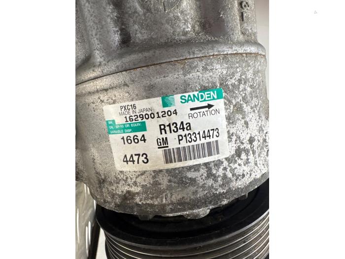 Aircopomp van een Opel Insignia 2.0 CDTI 16V 160 Ecotec 2013