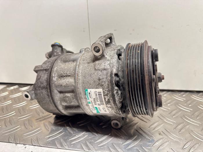 Aircopomp van een Opel Insignia 2.0 CDTI 16V 160 Ecotec 2013