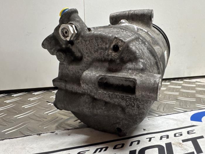 Aircopomp van een Opel Insignia 2.0 CDTI 16V 160 Ecotec 2013