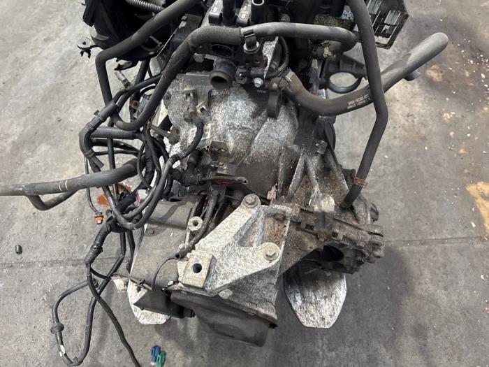 Gebruikte Versnellingsbak Ford Focus C-Max 1.6 16V Prijs € 79,00 Margeregeling aangeboden door Boekholt autodemontage B.V