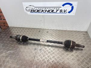 Gebruikte Aandrijfas links-achter Landrover Discovery Sport (LC) 2.0 D150 MHEV 16V AWD Prijs € 75,00 Margeregeling aangeboden door Boekholt autodemontage B.V