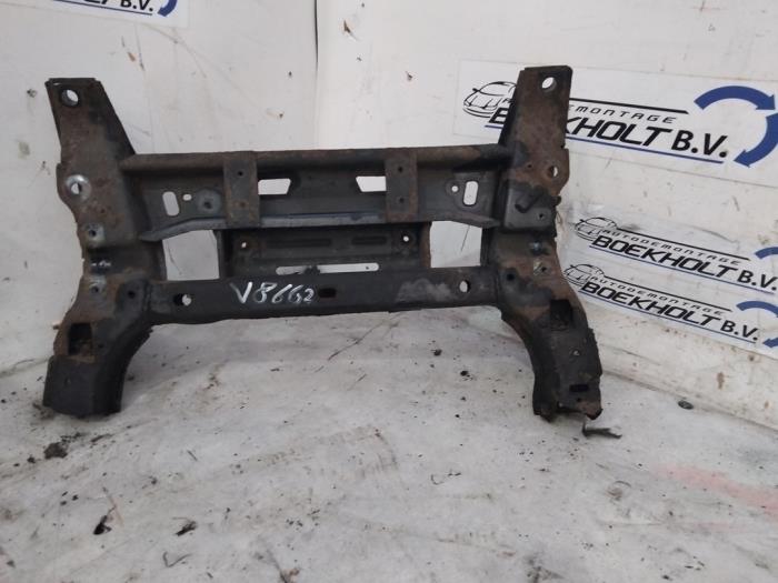Gebruikte Subframe Chrysler PT Cruiser 2.4 16V Prijs € 65,00 Margeregeling aangeboden door Boekholt autodemontage B.V