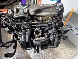 Gebruikte Inlaatspruitstuk Volkswagen Polo III (6N1) 1.6i 75 Prijs € 49,00 Margeregeling aangeboden door Boekholt autodemontage B.V