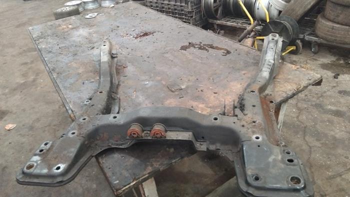 Gebruikte Subframe Peugeot Expert (G9) 2.0 HDi 120 Prijs € 121,00 Inclusief btw aangeboden door Boekholt autodemontage B.V