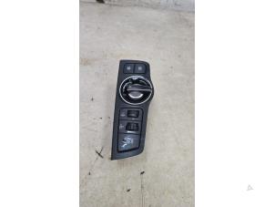 Gebruikte Licht Schakelaar Hyundai i40 CW (VFC) 1.7 CRDi 16V Prijs € 25,00 Margeregeling aangeboden door Boekholt autodemontage B.V