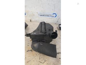 Gebruikte Luchtfilterhuis Jaguar XF (CC9) 2.2 D S200 16V Prijs € 70,00 Margeregeling aangeboden door Boekholt autodemontage B.V