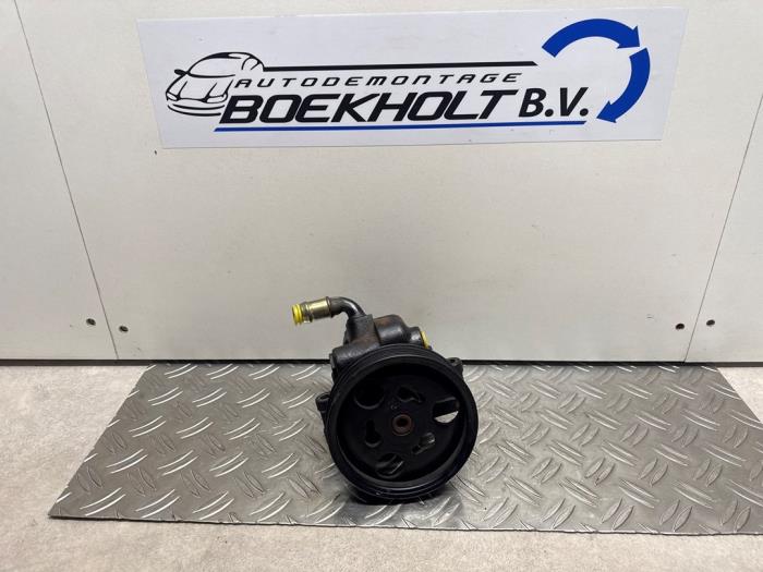 Gebruikte Servopomp Ford Fiesta 4 1.3i Prijs € 35,00 Margeregeling aangeboden door Boekholt autodemontage B.V