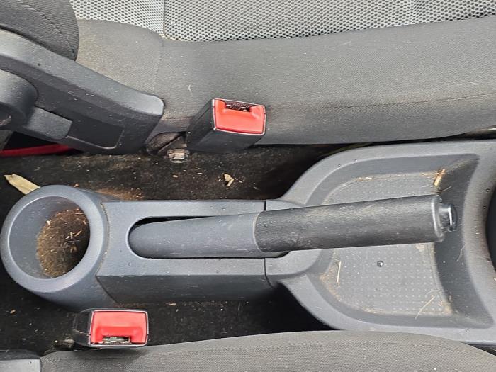 Gebruikte Handrem Mechaniek Mitsubishi Colt (Z2/Z3) 1.3 16V Prijs € 40,00 Margeregeling aangeboden door Boekholt autodemontage B.V