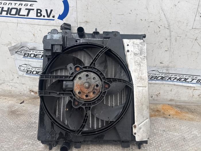 Gebruikte Fan Radiateur Peugeot 207 SW (WE/WU) 1.4 16V Vti Prijs € 19,50 Margeregeling aangeboden door Boekholt autodemontage B.V