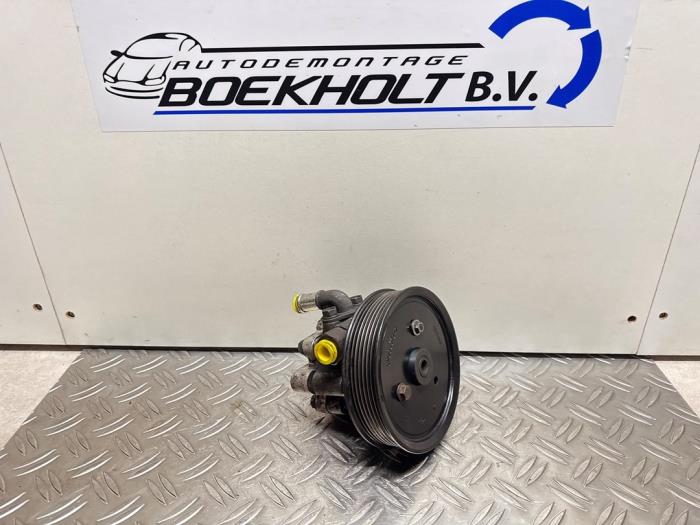 Gebruikte Servopomp Renault Master III (FV) 2.3 dCi 125 16V FWD Prijs € 90,75 Inclusief btw aangeboden door Boekholt autodemontage B.V