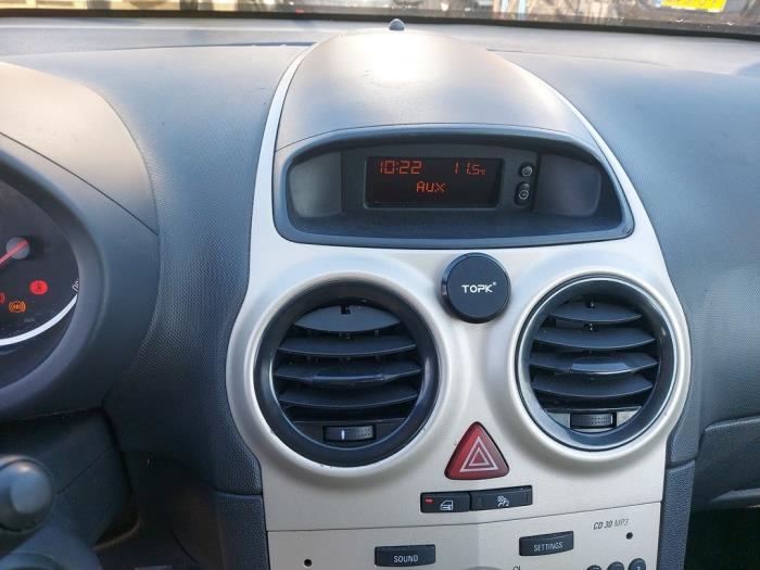 Gebruikte Computer boord Opel Corsa D 1.2 16V Prijs € 19,50 Margeregeling aangeboden door Boekholt autodemontage B.V