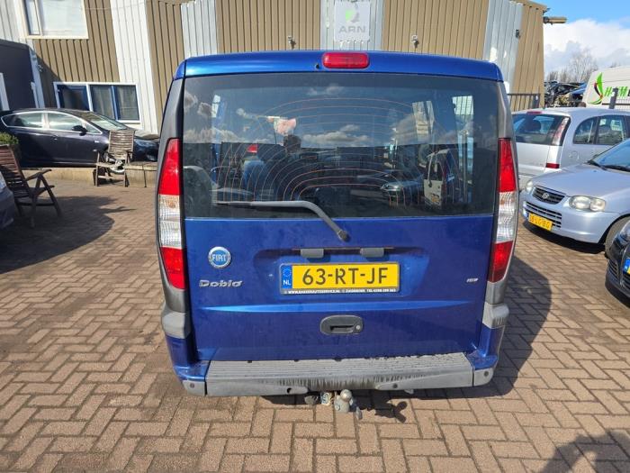 Gebruikte Uitlaat Einddemper Fiat Doblo (223A/119) 1.6 16V Prijs € 40,00 Margeregeling aangeboden door Boekholt autodemontage B.V