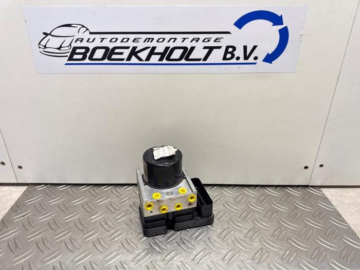 Gebruikte ABS Pomp Ford Focus 2 Wagon 1.6 Ti-VCT 16V Prijs € 59,29 Inclusief btw aangeboden door Boekholt autodemontage B.V
