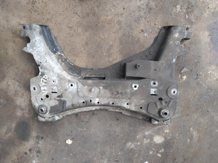 Gebruikte Subframe Renault Scénic II (JM) 2.0 16V Prijs € 39,00 Margeregeling aangeboden door Boekholt autodemontage B.V