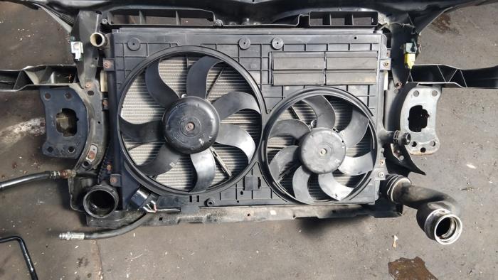 Gebruikte Radiateurfan Volkswagen Passat Variant (3C5) 2.0 TFSI/TSI 16V Prijs € 69,00 Margeregeling aangeboden door Boekholt autodemontage B.V