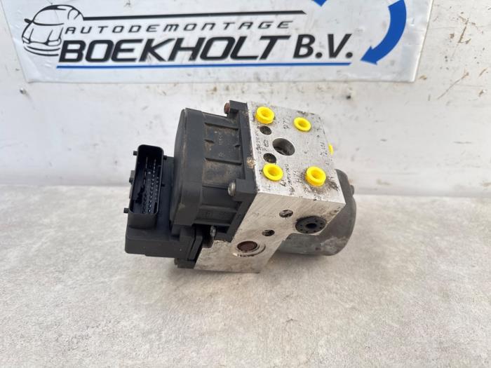 Gebruikte ABS Pomp Saab 9-3 I (YS3D) 2.0t 16V Prijs op aanvraag aangeboden door Boekholt autodemontage B.V