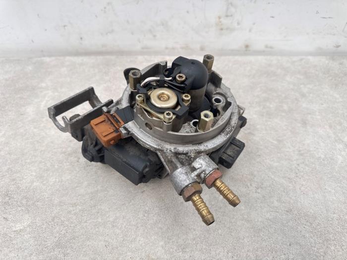 Gebruikte Gasklephuis Volkswagen Golf III (1H1) 1.4 CL Prijs € 65,00 Margeregeling aangeboden door Boekholt autodemontage B.V