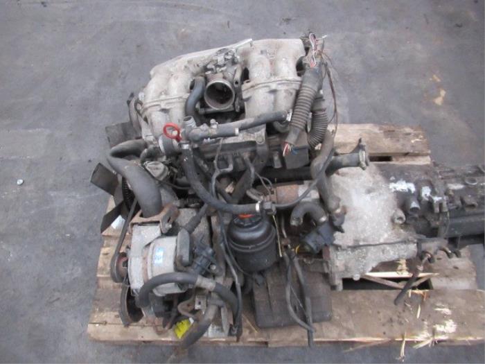 Motor van een BMW 3 serie (E36/4) 318i 1990
