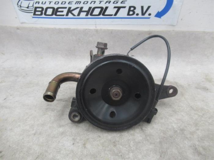 Gebruikte Servopomp Mazda 626 (GE14/74/84) 1.8i LX,GLX 16V Prijs € 45,00 Margeregeling aangeboden door Boekholt autodemontage B.V