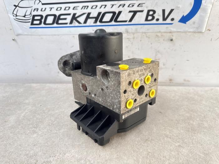 Gebruikte ABS Pomp Mercedes E (W210) 3.0 E-300D Turbo 24V Prijs € 49,00 Margeregeling aangeboden door Boekholt autodemontage B.V
