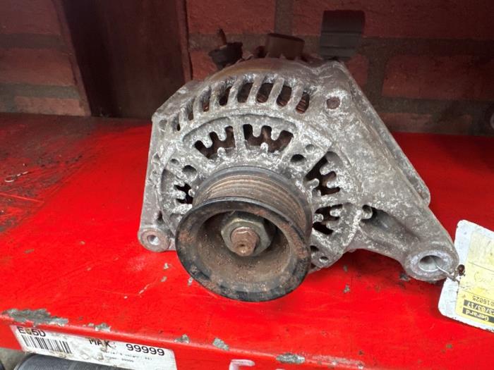 Gebruikte Dynamo Toyota Celica (ZZT230/231) 1.8i 16V Prijs € 28,00 Margeregeling aangeboden door Boekholt autodemontage B.V