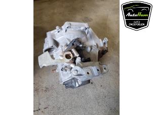 Gebruikte Versnellingsbak Volkswagen Golf VII (AUA) 1.6 16V Prijs € 695,00 Margeregeling aangeboden door AutoHam