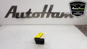 Gebruikte Voorgloei Relais Volvo V40 (MV) 1.6 D2 Prijs € 15,00 Margeregeling aangeboden door AutoHam