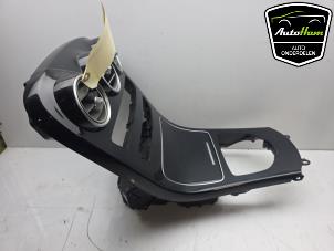 Gebruikte Middenconsoles Mercedes C (W205) C-200 2.0 CGI 16V Prijs € 125,00 Margeregeling aangeboden door AutoHam