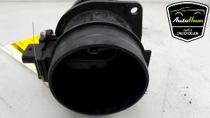 Luchthoeveelheidsmeter van een Volkswagen Scirocco (137/13AD) 2.0 TSI 16V 2010