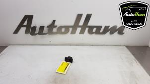 Gebruikte Schakelaar Paniekverlichting Ford Focus C-Max 1.8 16V Prijs € 10,00 Margeregeling aangeboden door AutoHam