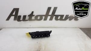 Gebruikte Raam schakelaar elektrisch Mini Mini Cooper S (R53) 1.6 16V Prijs € 25,00 Margeregeling aangeboden door AutoHam