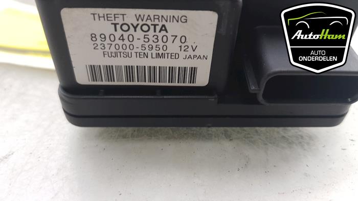 Alarm sirene van een Lexus IS (E3) 300h 2.5 16V 2014