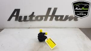 Gebruikte Extra waterpomp Audi TT (8J3) 2.0 TFSI 16V Prijs € 35,00 Margeregeling aangeboden door AutoHam