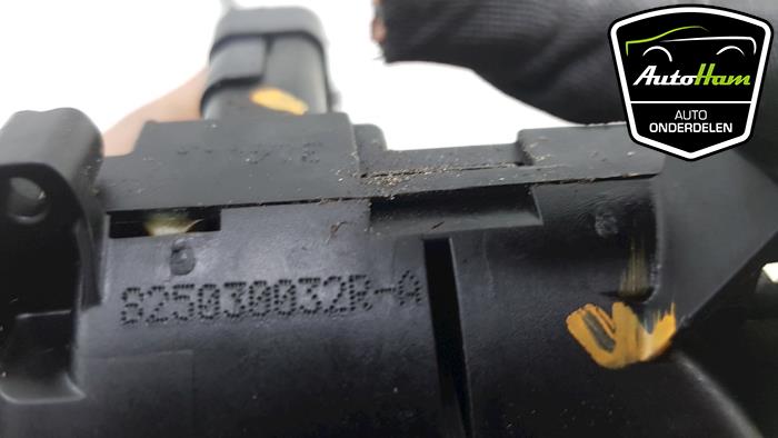 Deurslot Mechaniek 4Deurs links-achter van een Renault Grand Scénic III (JZ) 1.6 dCi 2012