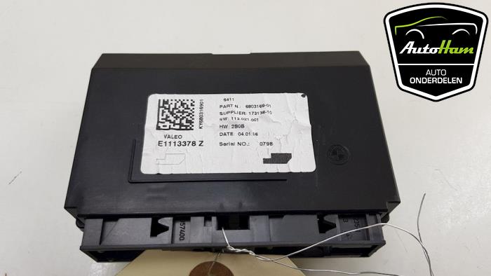 Computer Kachel van een MINI Clubman (F54) 1.5 Cooper 12V 2016