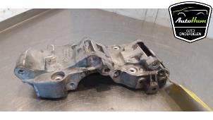 Gebruikte Dynamosteun boven BMW 1 serie (F20) 114d 1.6 16V Prijs € 35,00 Margeregeling aangeboden door AutoHam