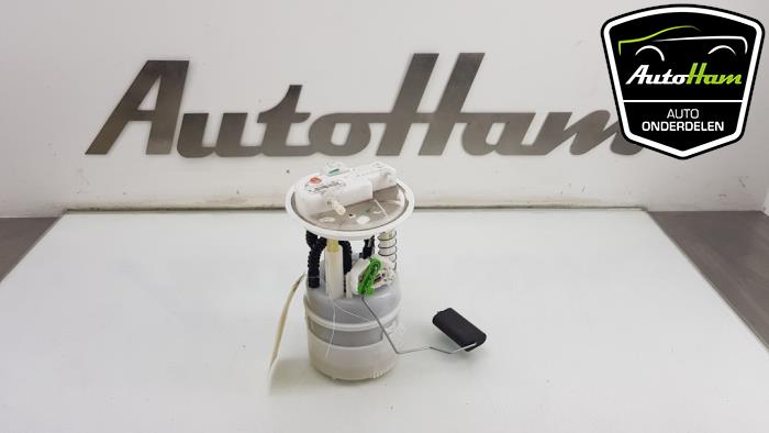 Gebruikte Tank element Pomp Renault Clio IV (5R) 1.2 TCE 16V GT EDC Prijs € 45,00 Margeregeling aangeboden door AutoHam