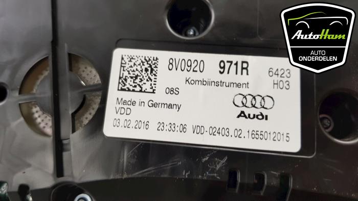 Instrumentenpaneel van een Audi A3 Limousine (8VS/8VM) 1.6 TDI Ultra 16V 2016