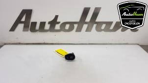 Gebruikte Start/Stop schakelaar BMW 1 serie (F20) 116d 1.5 12V TwinPower Prijs € 5,00 Margeregeling aangeboden door AutoHam