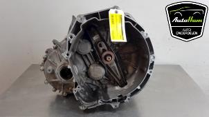 Gebruikte Versnellingsbak Mini Mini (F56) 2.0 16V Cooper S Prijs € 350,00 Margeregeling aangeboden door AutoHam