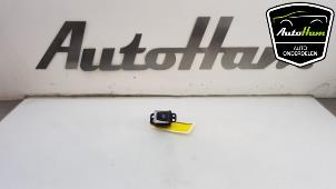 Gebruikte Handrem schakelaar Nissan Qashqai (J11) 1.2 DIG-T 16V Prijs € 40,00 Margeregeling aangeboden door AutoHam