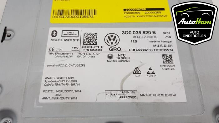 Bedieningspaneel Multi Media van een Volkswagen Tiguan (AD1) 2.0 TDI 16V BlueMotion Technology SCR 2017