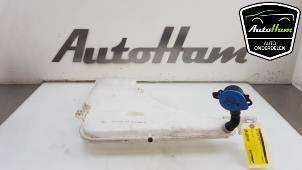 Gebruikte Ruitensproeiertank voor BMW 3 serie (F30) 320i xDrive 2.0 16V Prijs € 25,00 Margeregeling aangeboden door AutoHam
