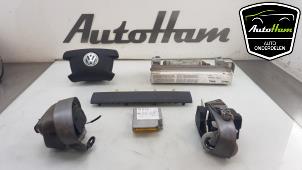 Gebruikte Module + Airbag Set Volkswagen Multivan T5 (7E/7HC/7HF/7HM) 2.5 Tdi Prijs op aanvraag aangeboden door AutoHam