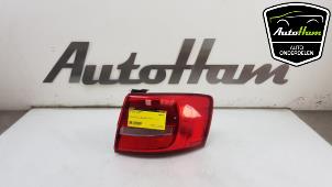 Gebruikte Achterlicht rechts Volkswagen Jetta IV (162/16A) 2.0 TDI 16V Prijs € 85,00 Margeregeling aangeboden door AutoHam