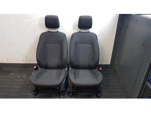 Gebruikte Voorstoel rechts Ford Fiesta 6 (JA8) 1.0 EcoBoost 12V 100 Prijs € 150,00 Margeregeling aangeboden door AutoHam