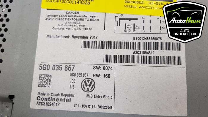 Radio van een Volkswagen Golf VII (AUA) 1.2 TSI BlueMotion 16V 2012
