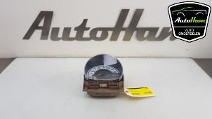 Gebruikte Instrumentenpaneel Toyota Aygo (B10) 1.0 12V VVT-i Prijs € 50,00 Margeregeling aangeboden door AutoHam